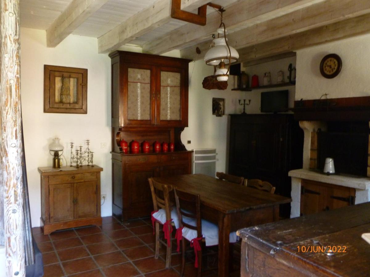 Maison De Village Saint-Paul-des-Fonts Luaran gambar